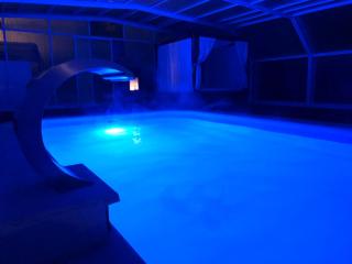 Contemporary Villa in Atarfe with Private Pool and Mountain View - 3