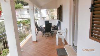 Charming Apartment with Sea View, Gdinj, 70 m², Garden - 1
