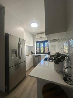 Stylish Home Near Adelaide Showground - 0
