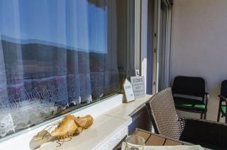 Spacious apartment in Stari Grad, 80 m², serene garden - 2