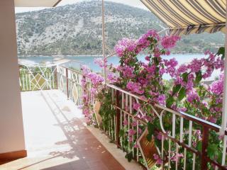 Family-friendly apartment with parking in Vinišće, 100 m² - 3