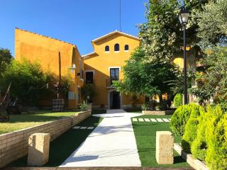 Spacious villa in Can Trabal with private pool and jacuzzi 980 m² - 0