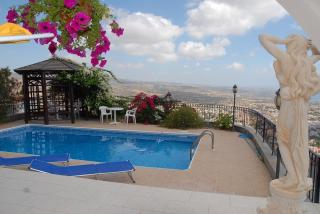 Peyia Villa with sea view, private pool, and garden - 9