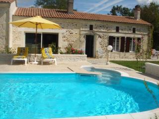 Maison charmante à Bussac-Forêt avec piscine partagée - 9