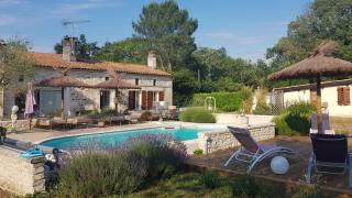 Maison charmante à Bussac-Forêt avec piscine partagée - 0