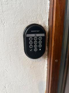 Eyja Guesthouse - 8