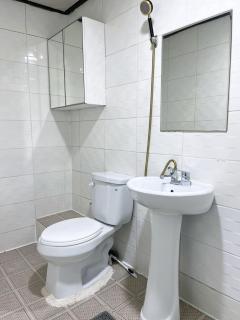 Sinchon D Inn - 1