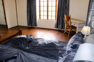 Oppiberg Cottage with River View - 5