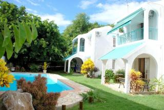 Spacious House in Flic en Flac with Shared Pool - 8
