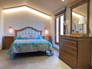 Spacious House in Cretas with Mountain View - 5