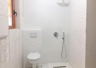 Spacious house in Berat with secure parking. - 1
