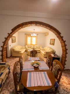 Spacious house in Berat with secure parking. - 6