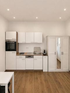 BK Apartments -- 1-Zimmer Innenstadt Apartment - 7