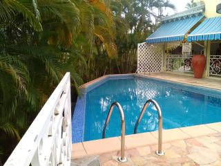 Charmant Bungalow avec Piscine Partagée à Le Gosier - 0