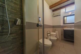 Charming Apartment in Trani with City View and Parking. - 4