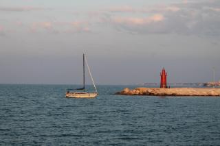 Charming Apartment in Trani with City View and Parking. - 2