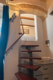 Charming Apartment in Trani with City View and Parking. - 3