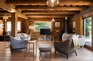 Chalet Serenity - Sleeps 9 - Hot Tub - Liézey - 8