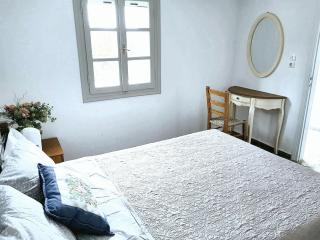 House with sea view in Porto Heli, fireplace and garden - 4