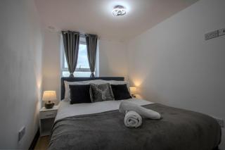 #176 Modern Flat in Central Warrington - Sleeps 5 - 2
