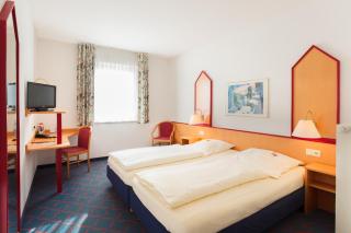 Hotel Montana Lauenau - Lauenau - 1