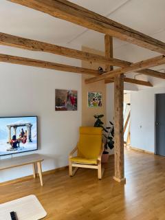 Family Retreat Loft Apartment - 8