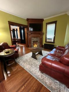 4 Bedroom Century Home in Niles, Ohio - 1