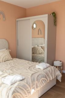 Stylish two-room apartment with a sea view - 1