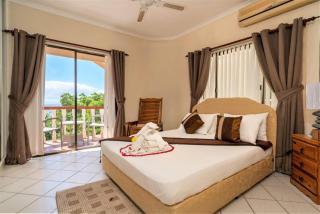 Spacious House with Shared Pool in Machabee - 4