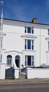 Beautiful Holiday Home by the Sea sleeps 10 plus - 9