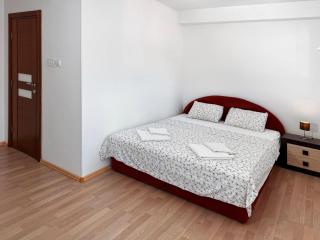 Apartment with swimming pool Bijela - 5