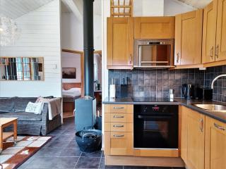 Cabin by lake with fireplace - 6