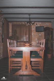 Spacious chalet in Sibiel with mountain and lake views + Jacuzzi - Sibiel - 4