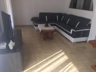 Villa avec jardin à Poussan avec piscine privée ouverte toute l'année - 3