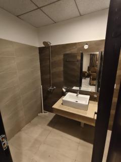 Modern Fully Furnished 2-BHK Apartment - 6