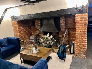 Summerhill Manor Retreat - 7 Bedroom House - 9
