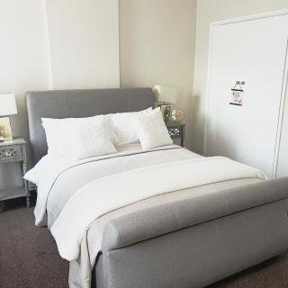Summerhill Manor Retreat - 7 Bedroom House - 7