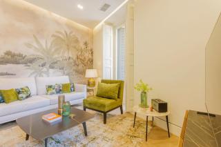 Premium Renovated Apartment in Central District - 9