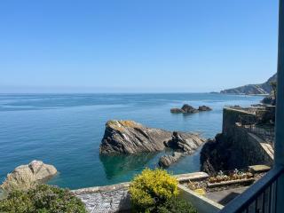 Valerie's Seaview - 2