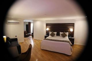 Bolton White Hotel - 2