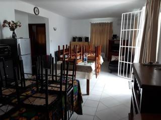 Spacious Apartment in Flic En Flac with Shared Pool - 4