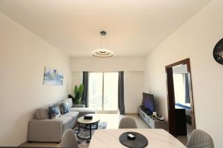 Premium 1BR at Gate Tower, Al Reem - 3