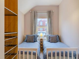 Pebble Cottage - 2