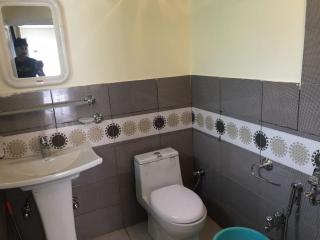 Modern 1BR AIR Conditioned Apartment, Cozy - 4