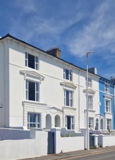 Beautiful Holiday Home by the Sea sleeps 10 plus - 8