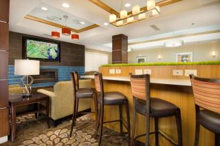 Holiday Inn Express & Suites Alexandria - Fort Belvoir by IHG - 0