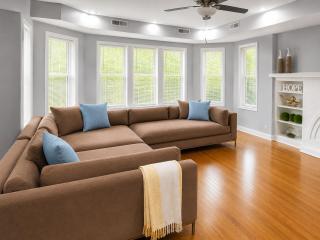 Beautiful Big 3 bedroom Quiet Apt near downtown - 7