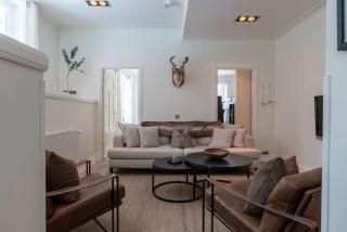 Central Stylish Retreat with Sauna - 3