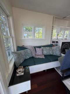 Charming Oceanfront Beach House in East Providence - 4