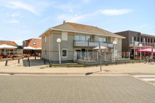Dorpsplein 42 - 9